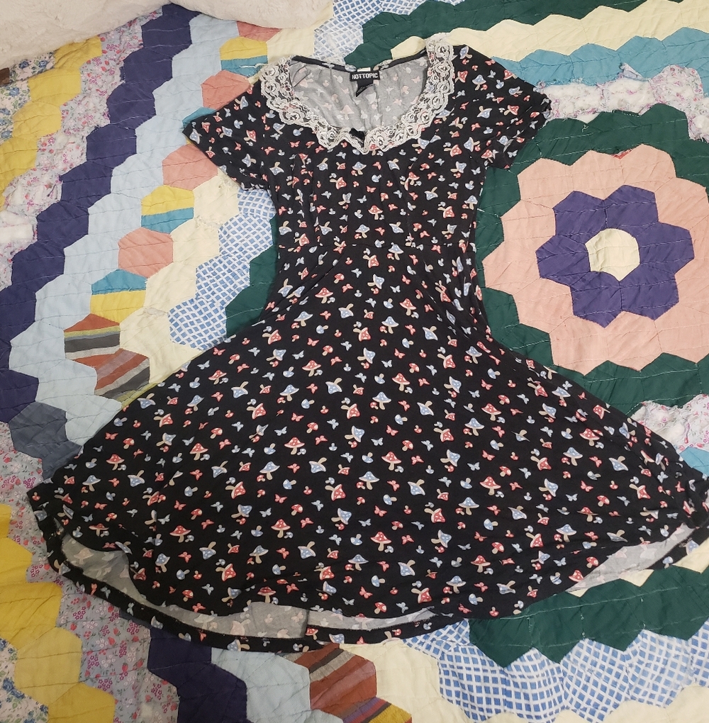 Hot Topic Black Lace Mushroom Dress